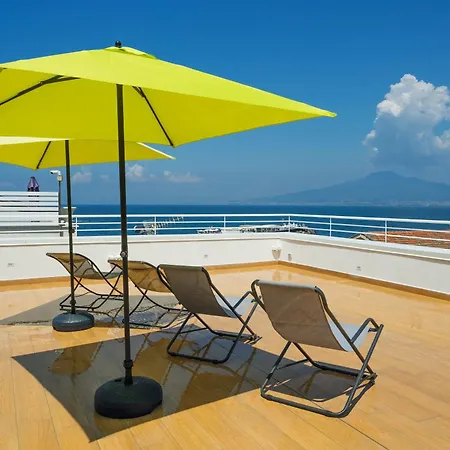 Breathtaking View, Just Steps From The Beaches Vakantiehuis Vico Equense